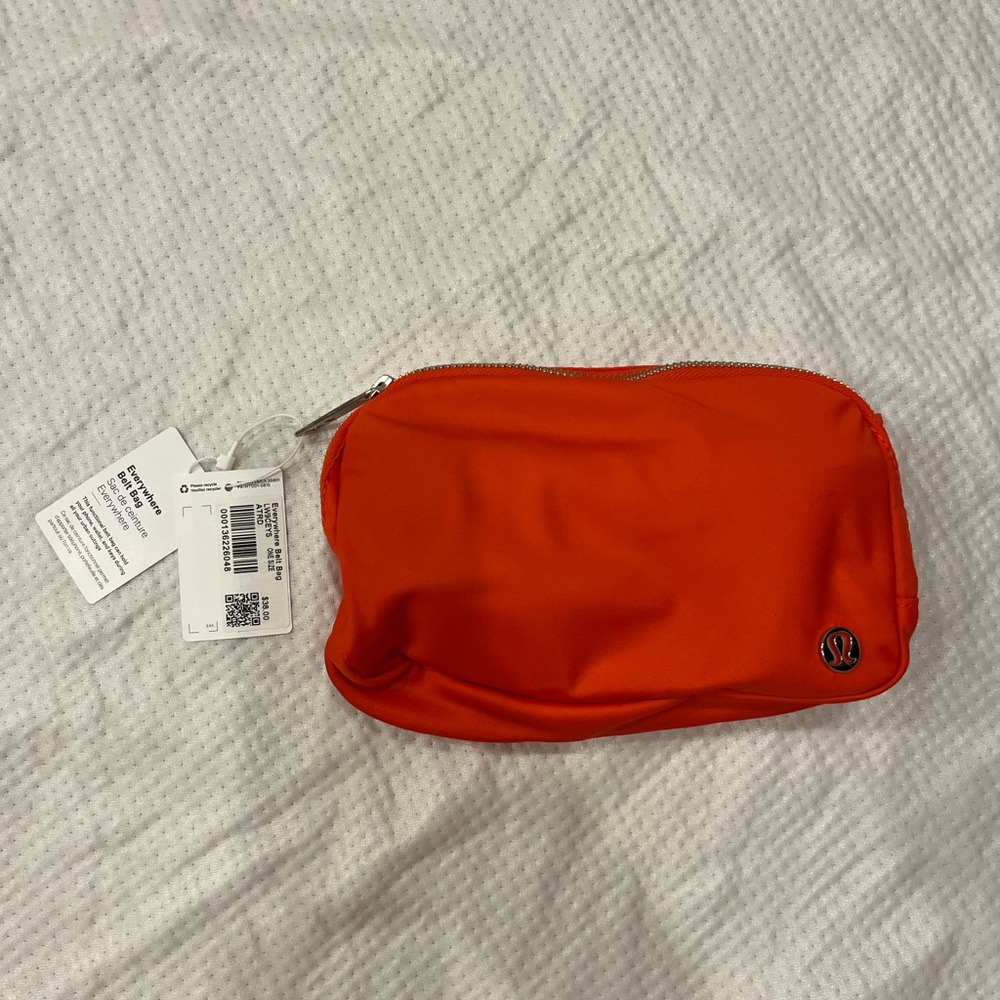 Lululemon Everywhere Belt Bag